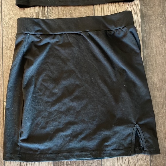 Black Two Piece Set - Picture 3 of 4